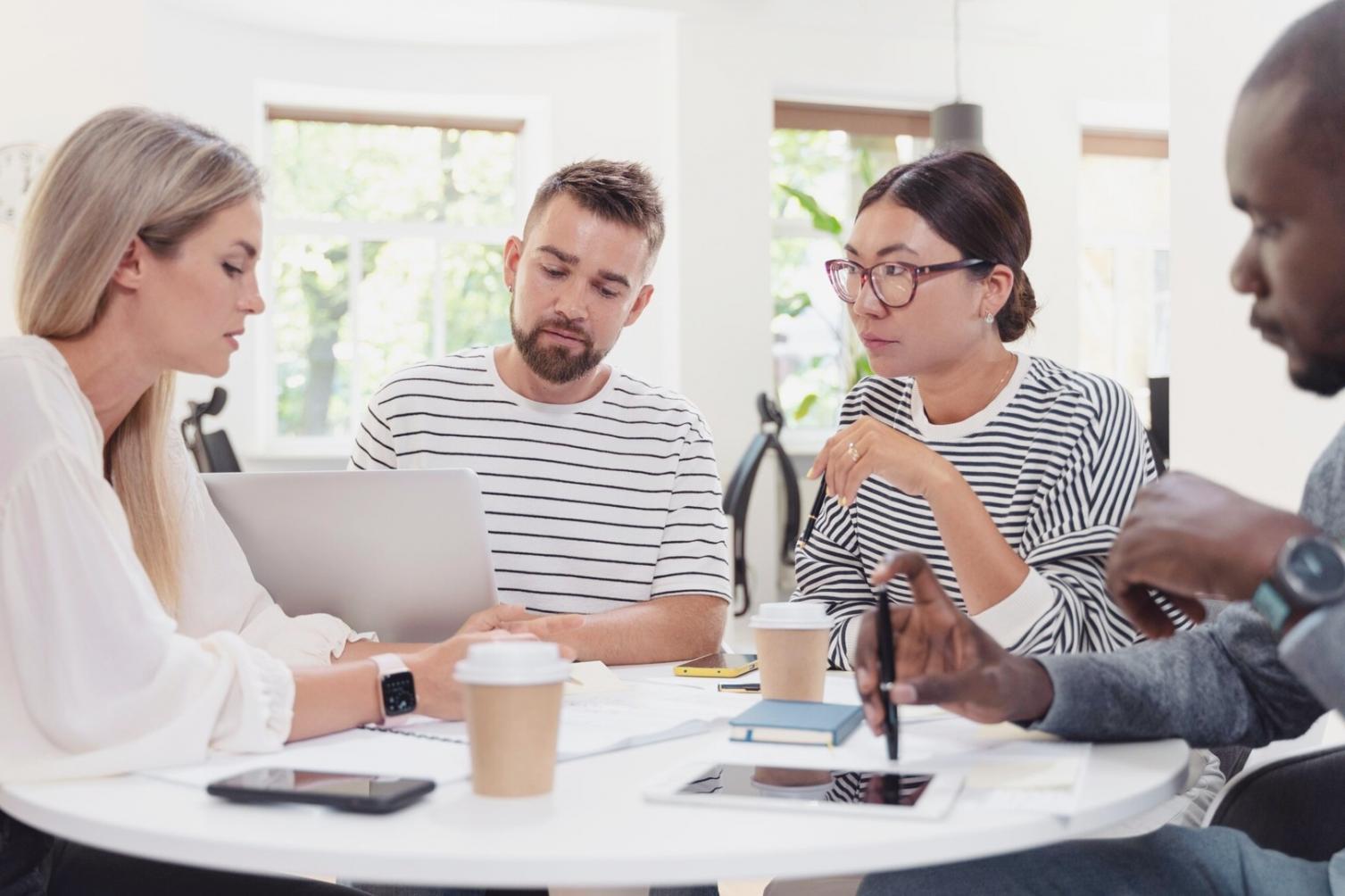 Sesión de formación práctica en gestión financiera empresarial